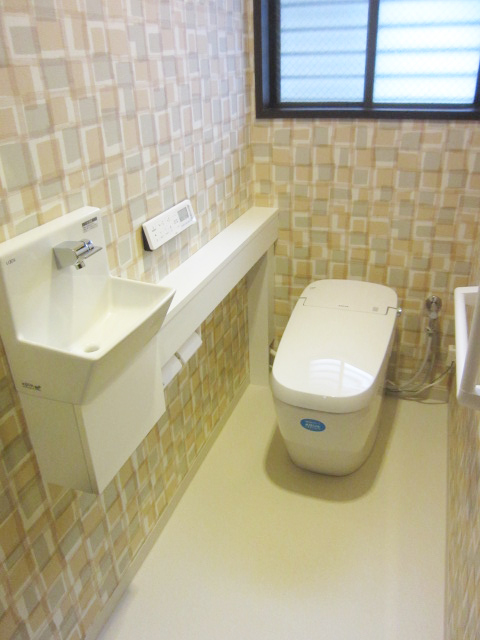 サティスGタイプリトイレ手洗いカウンター付きにお取替え